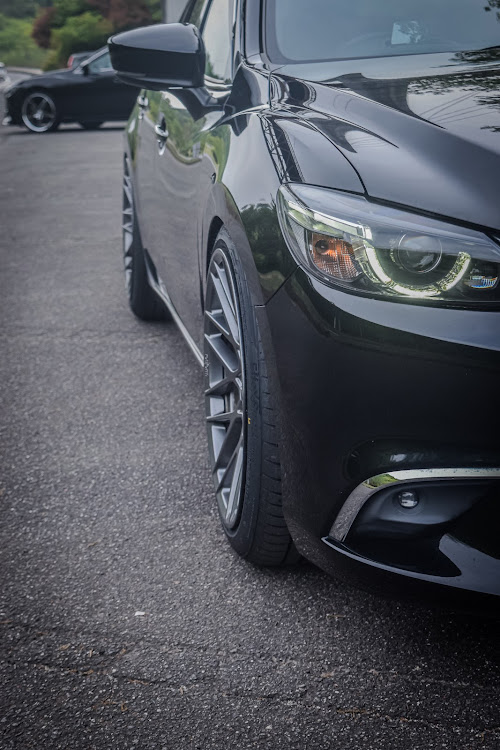 アテンザワゴンのアテンザワゴンgj・IDEAL TRUEVA・rotiform