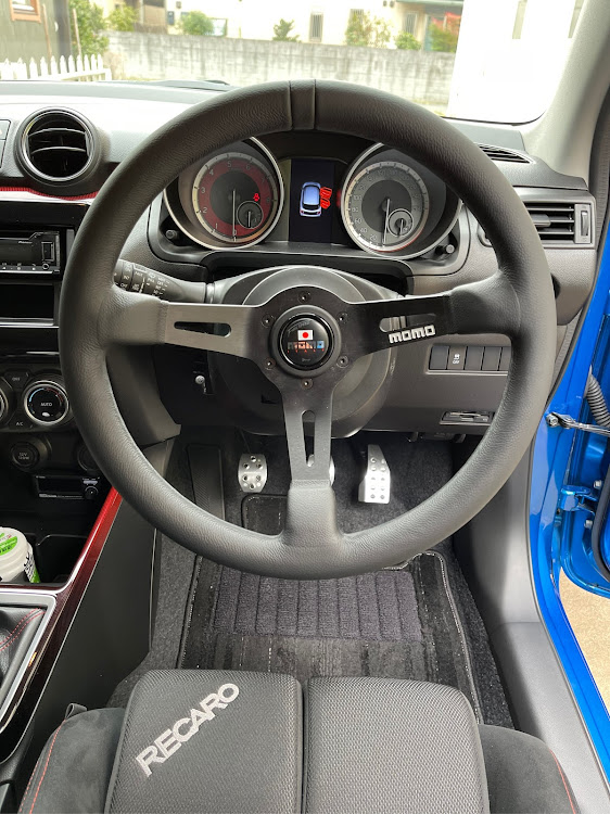 スイフトスポーツのzc33s・スイフトスポーツ・MOMO・ステアリング交換