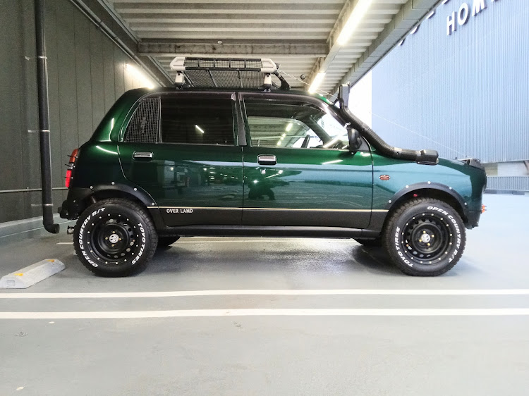 ミラジーノのtufreqﾙｰﾌｷｬﾘｱ・いまいちｼﾝﾌﾟﾙ過ぎなので・ｷｬﾘｱもｶｽﾀﾑしま