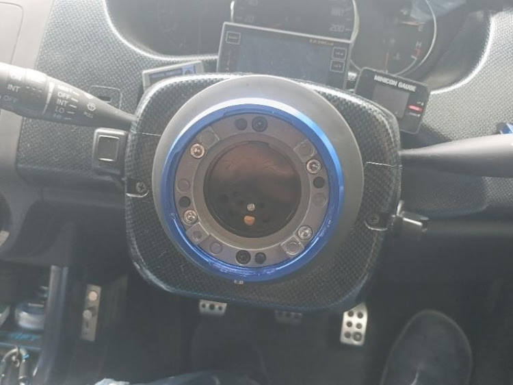 スイフトスポーツのクイックリリース・薄型クイックリリース・ショート