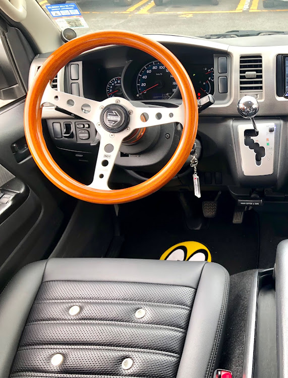 ハイエースバンのハイエース200系・#洗車・ステアリング交換・MOMOステ