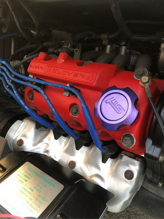 サンバーのヘッドカバー塗装・結晶塗装・VHTに関するカスタム事例｜車