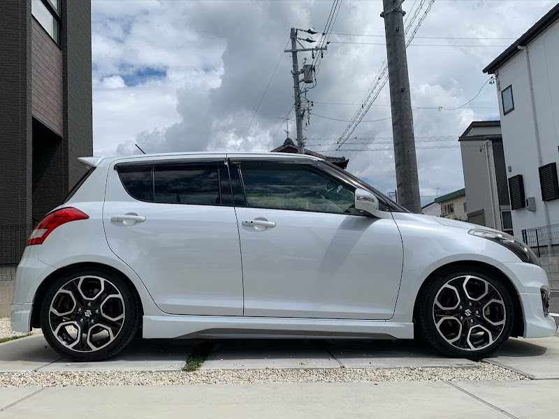 スイフトスポーツのスイスポ・KYB・ローファースポーツプラス・Lowfer