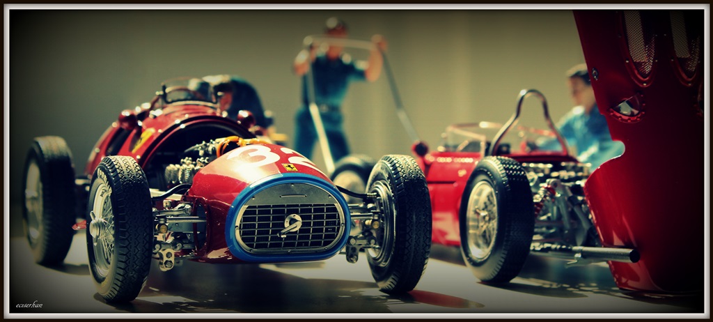 Ferrari 500 F2 1952 GP/Alberto Ascari - Exoto | DiecastXchange Forum