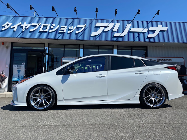 プリウスの50プリウス・車高調取付け・タイヤホイール交換・workwheels