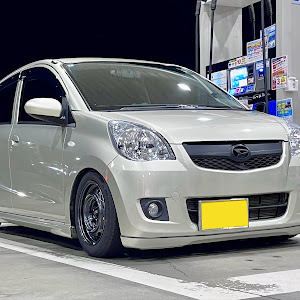 ミラのヘッドライトインナーブラックに関するカスタム事例｜車の