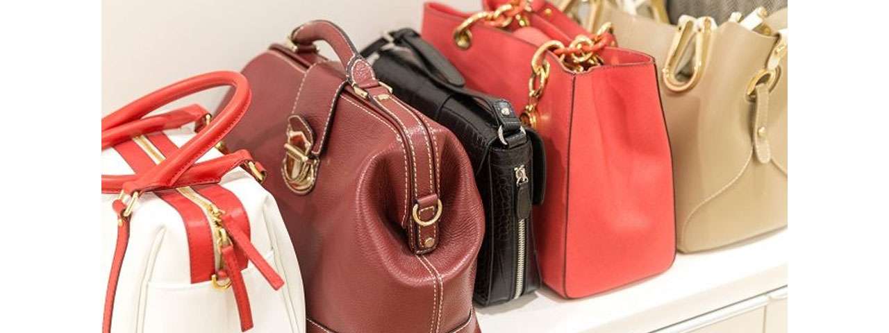 プロ解説】バッグの断捨離で後悔しない7つの基準｜捨て方・残す数の