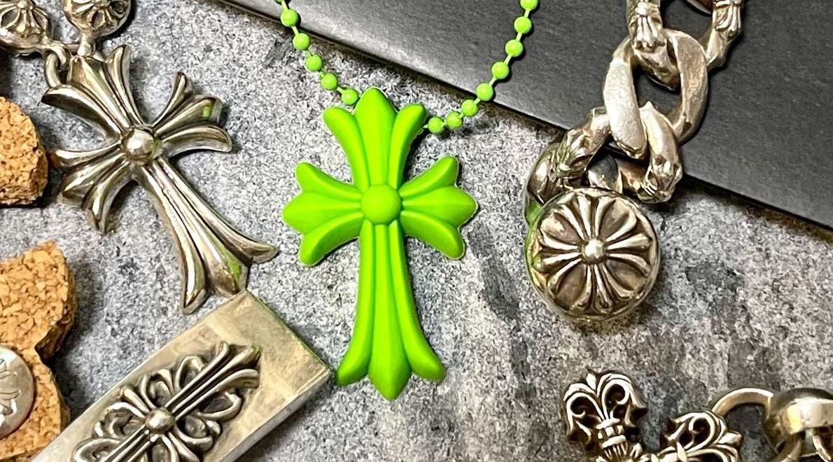 歴代まとめ】クロムハーツのノベルティを一挙紹介！クリスマス限定品や