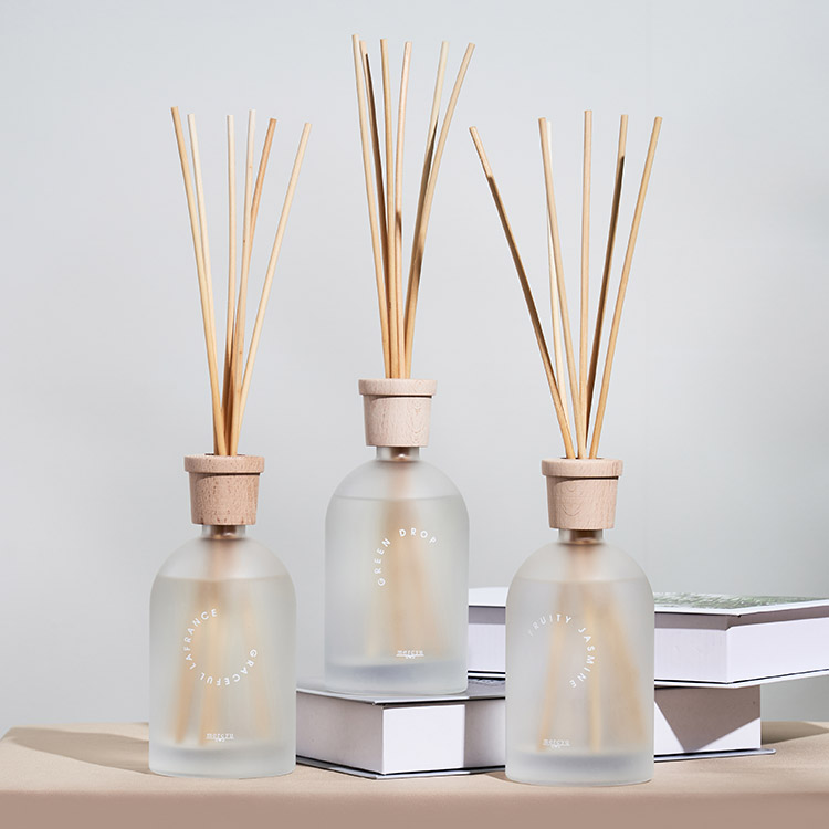 Nordic Collection 倒れてもこぼれにくいリードディフューザー MRU-126