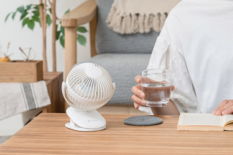 充電式ラウンドミニクリップファン LCAF013 | Life on Products(ライフ