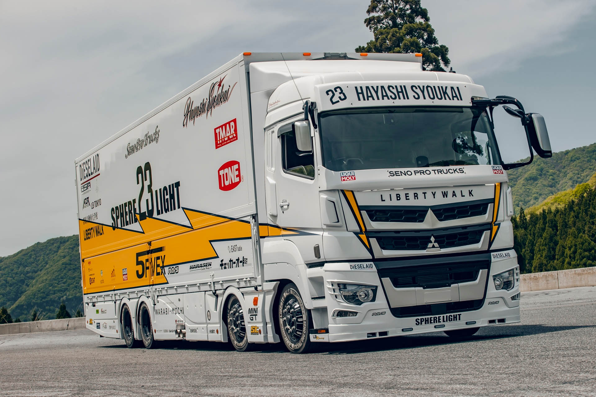 LB-TRUCKS Mitsubishi Fuso SUPER GREAT - LIBERTY WALK | リバティー