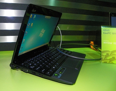 Asus Eee PC 1015N netbook with NVIDIA ION, Optimus technology