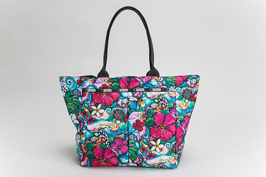 レスポートサック、ロイヤル・ハワイアン・センター店でコリーン