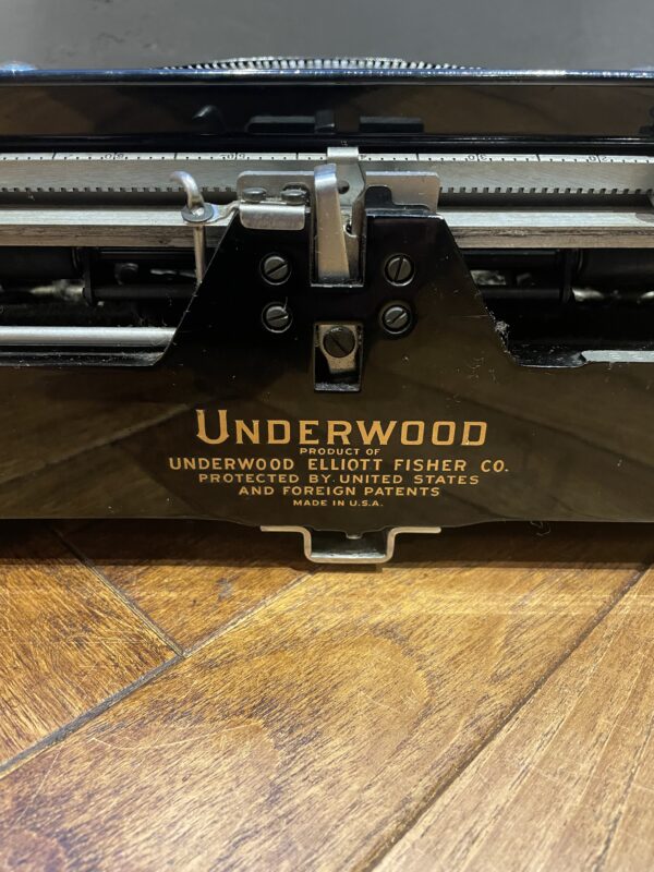 UNDERWOOD noiseless portable typewriter / アンダーウッド