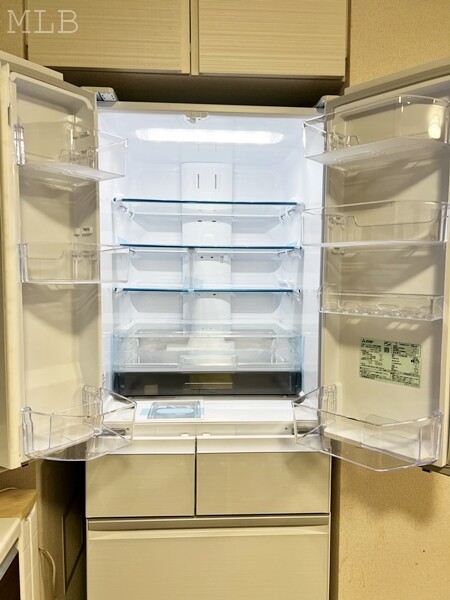 取付無料！三菱チルドルーム搭載おしゃれホワイトインテリアグラス