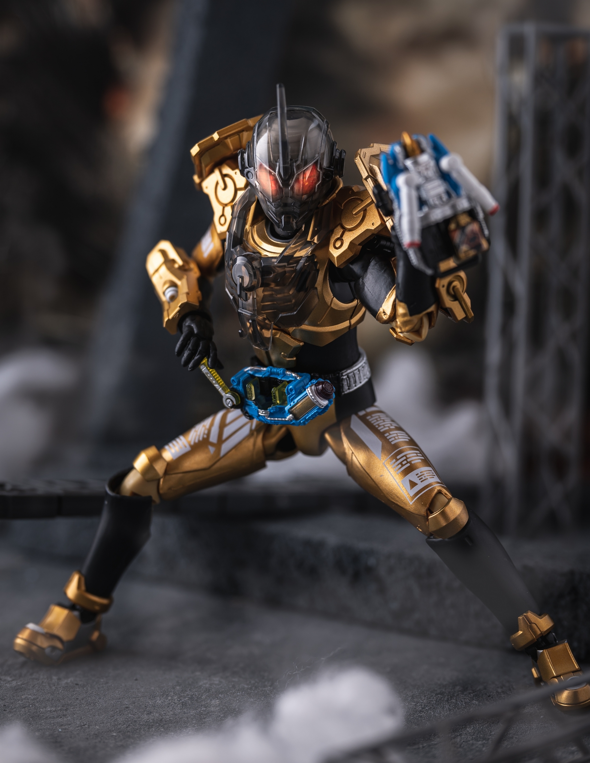 レビュー】S.H.figuarts 仮面ライダーグリス : 関節フィギュア庫