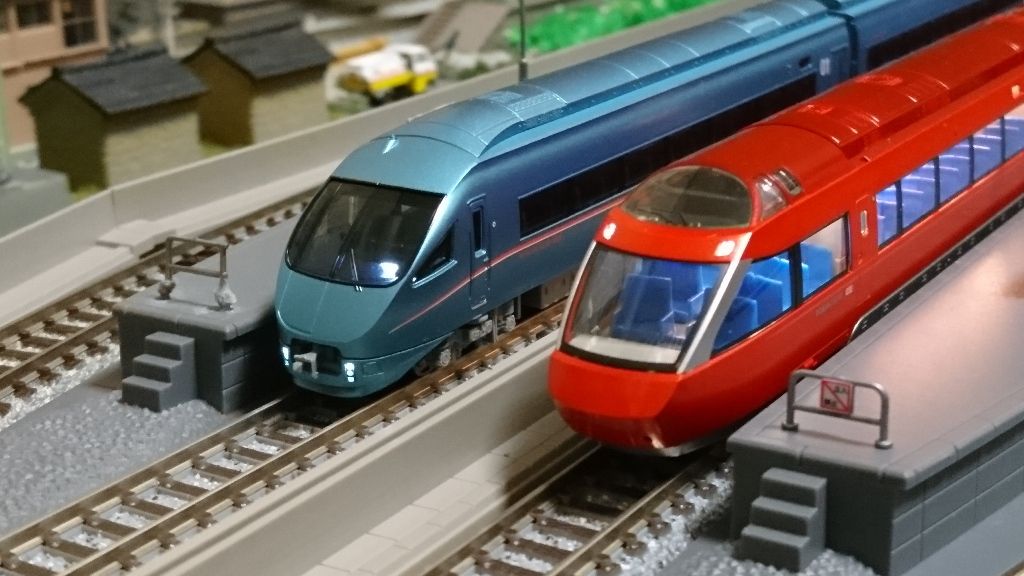 TOMIX～MICROACE 小田急ロマンスカー 70000形GSE vs 60000形MSE : なみ