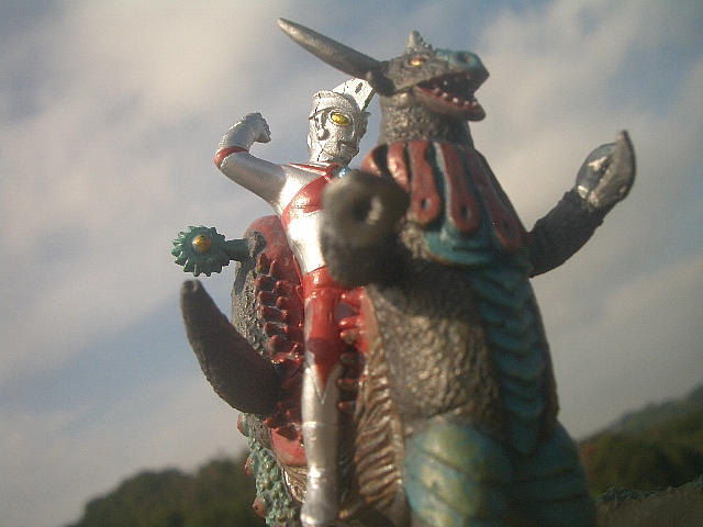 大沈没！日本列島最後の日～バンダイ ウルトラ怪獣戯画ラストバトル