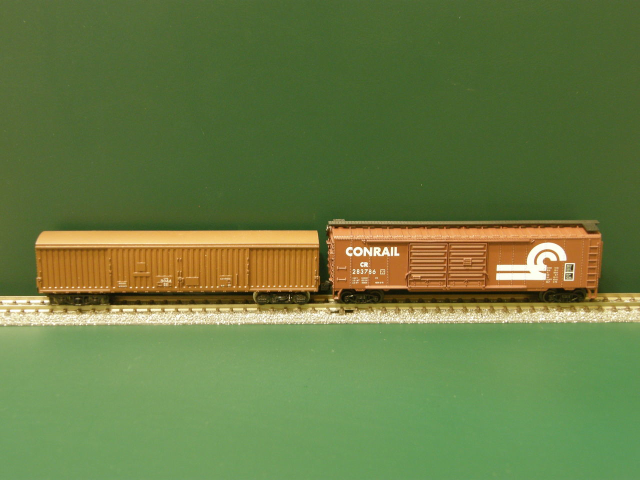 マイクロエースのアメリカ型貨車と、日本型貨車を比べてみた