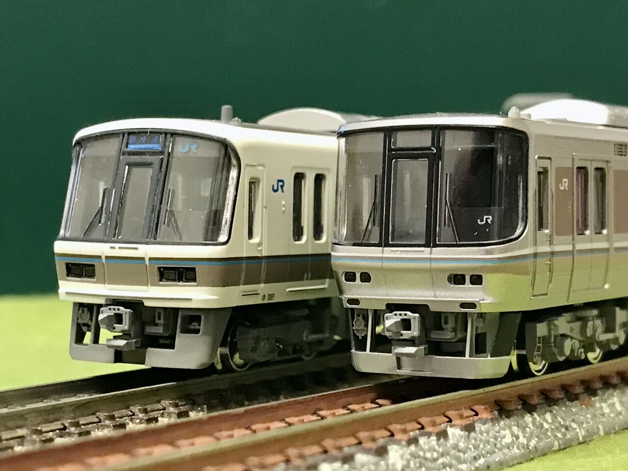 KATOの「221系」と「223系1000番台」を並べてみました。 : エヌゲ道
