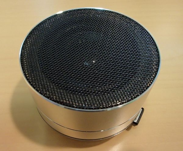 クレヨン 円筒形スピーカー 2本