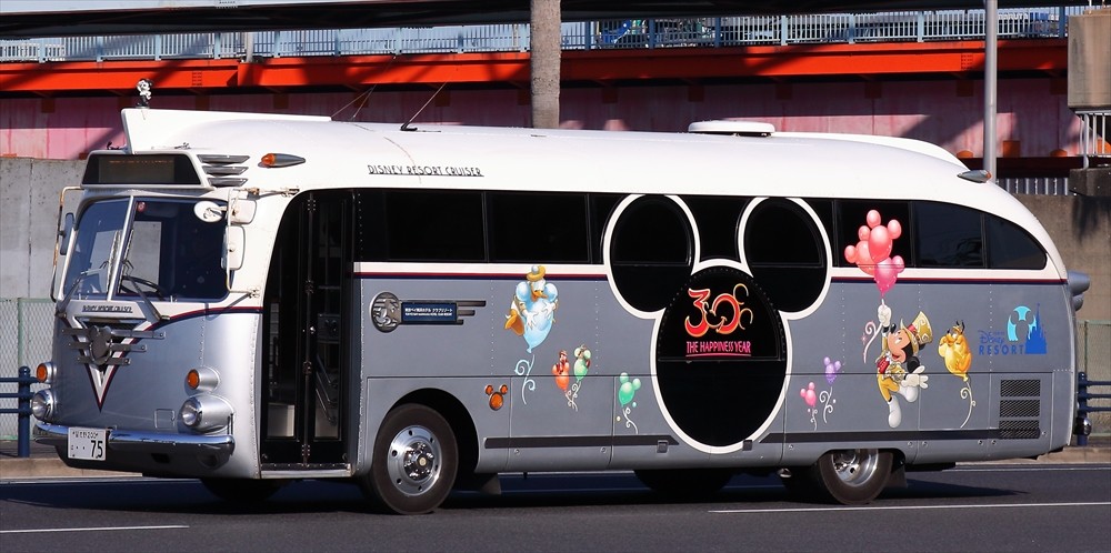 東京ベイ舞浜ホテルクラブリゾート は75 : バスの世界へ