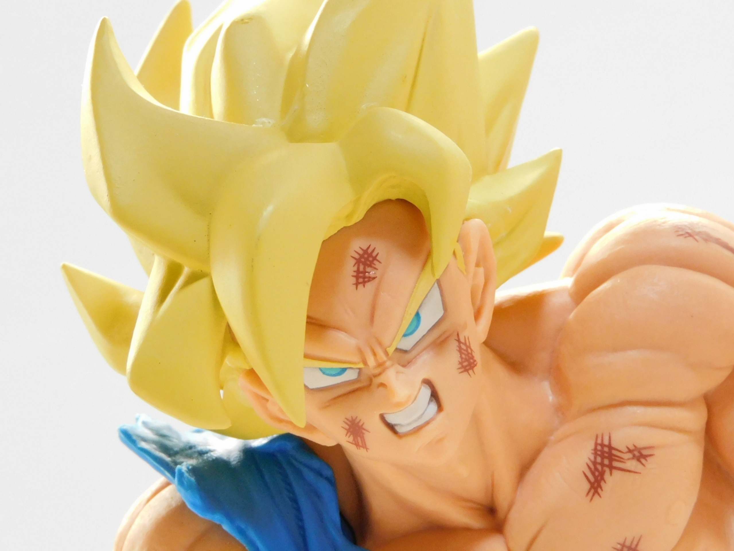 ジャンプ50周年 アニバーサリーフィギュア」超サイヤ人孫悟空 レビュー