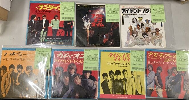 9/4(水)ストーンズの国内盤シングルを100枚出しました : ディスク