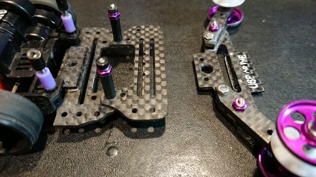 ミニ四駆・FMVZ用】1軸リヤアンカー ブラックアウト／フルカーボン