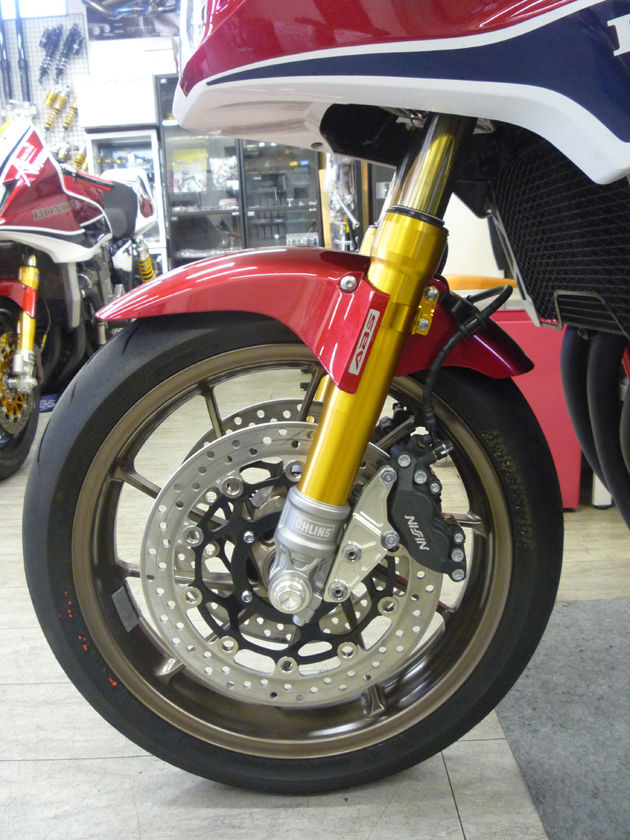 オーリンズ新型フォーク取り付け確認2014～CB1300 : オートショップ