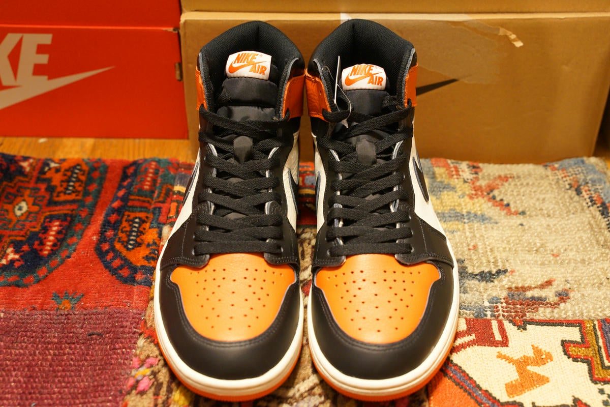 レビュー】2025年版 エアジョーダン1 シャタバのレザーの質感や