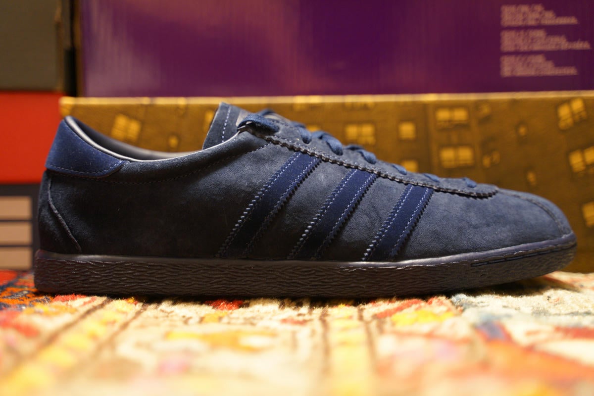レビュー】アディダス タバコ ナイトインディゴのレザーの質感やサイズ