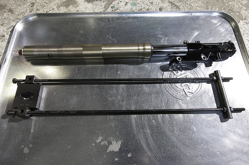 ZX-12R Fフォーク オーバーホール（前編） : SECRET BASE RACING