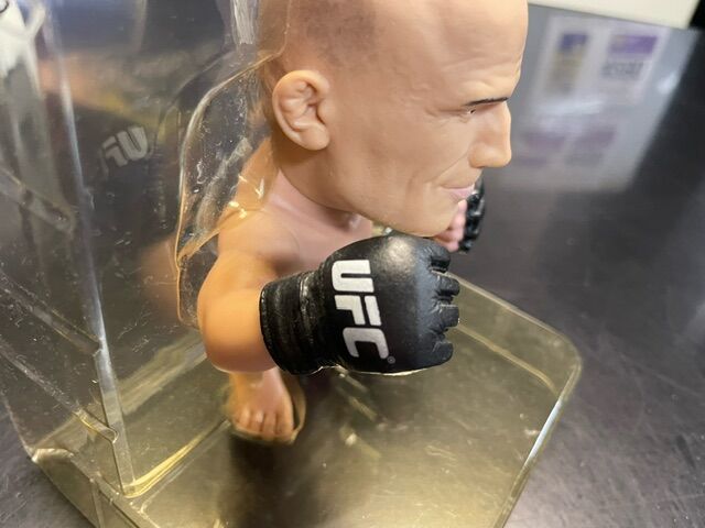 おすすめ商品紹介】Round 5 フィギュア ランディ・クートゥア Titans