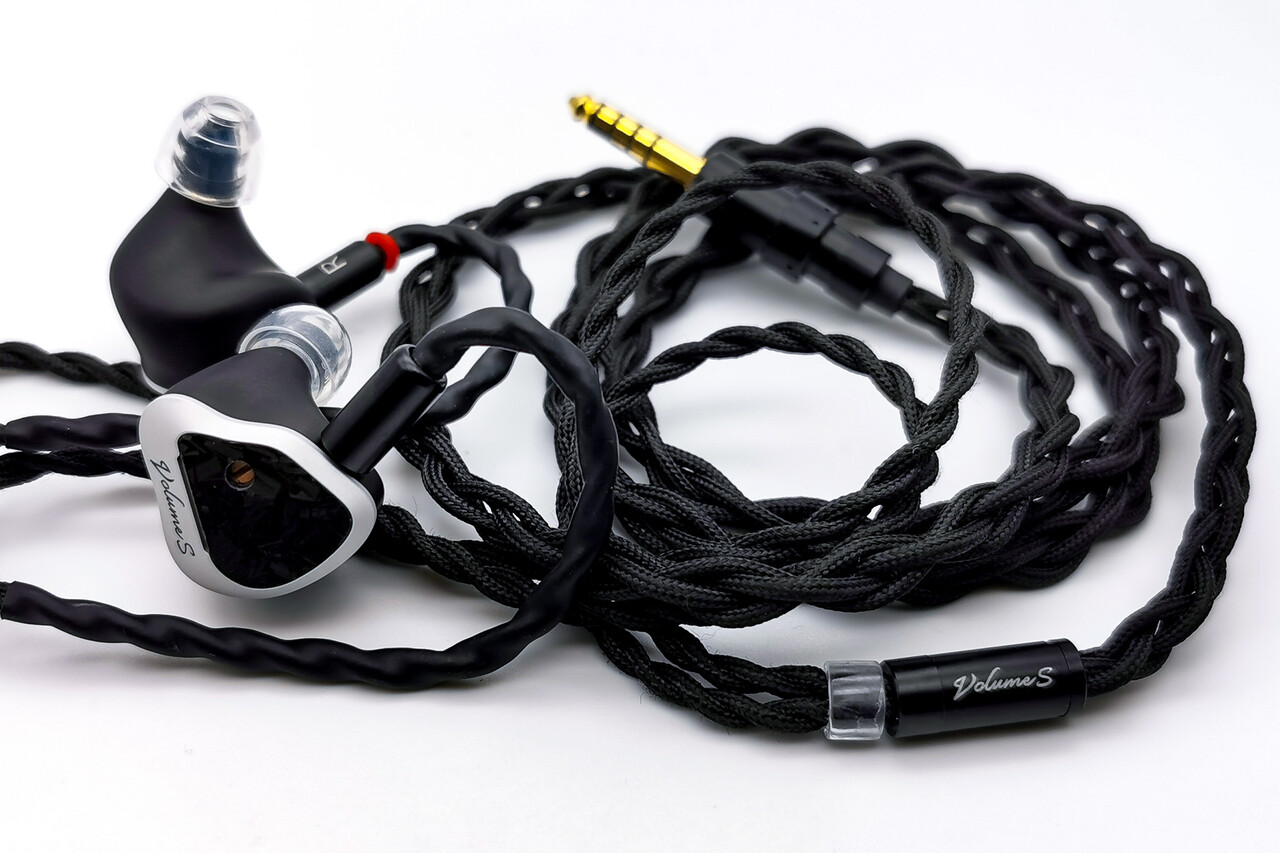 棚からレビュー】 「Softears Volume S」 クールな外観と2種類のモード