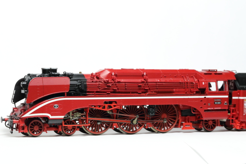 赤色の蒸気機関車（Roco BR18 201） : M R S モデルレールサービス