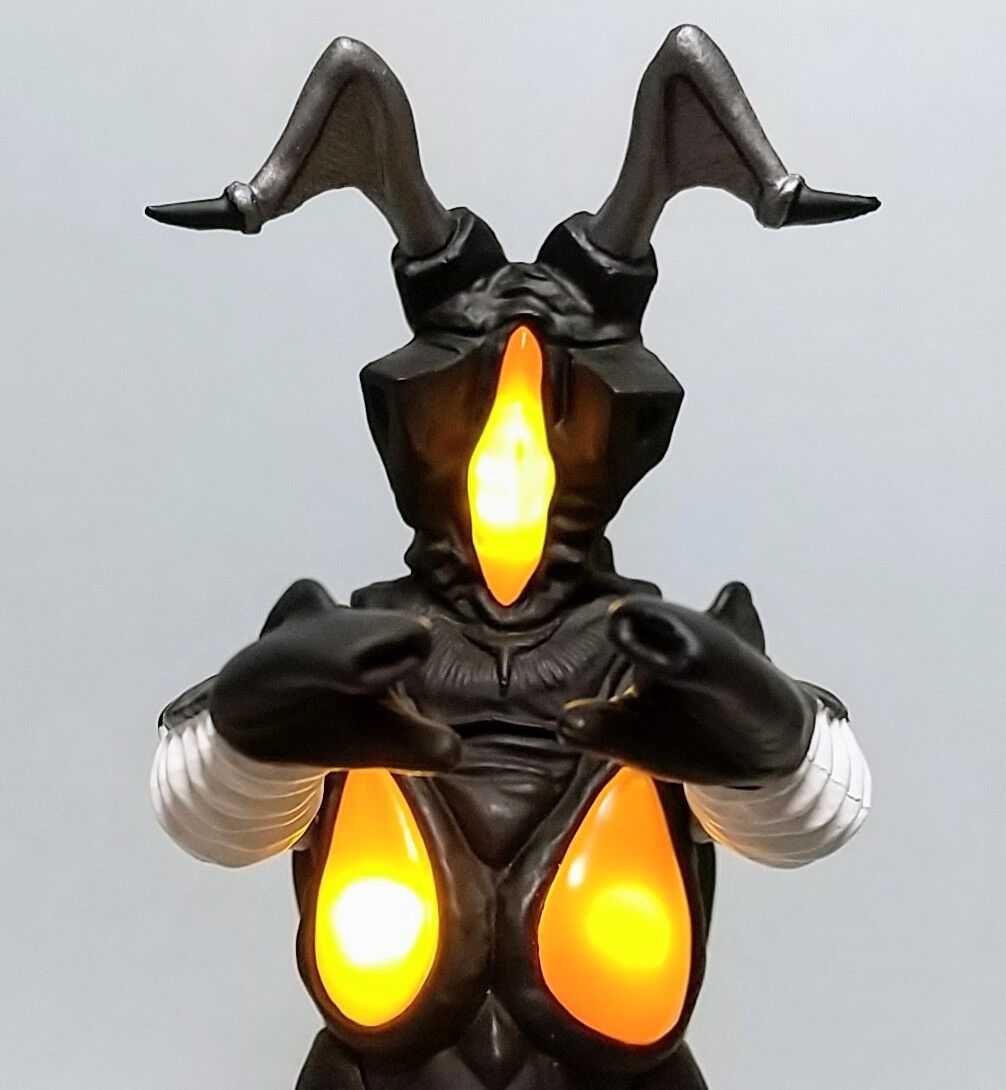 リレー発光！鳴き声も収録】究極アルティメットルミナス ゼットン