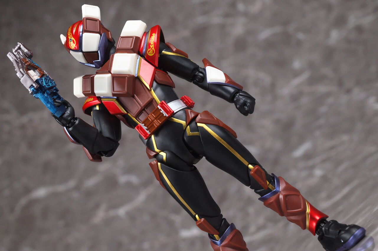 S.H.フィギュアーツ 仮面ライダーヴァレン チョコドンフォーム