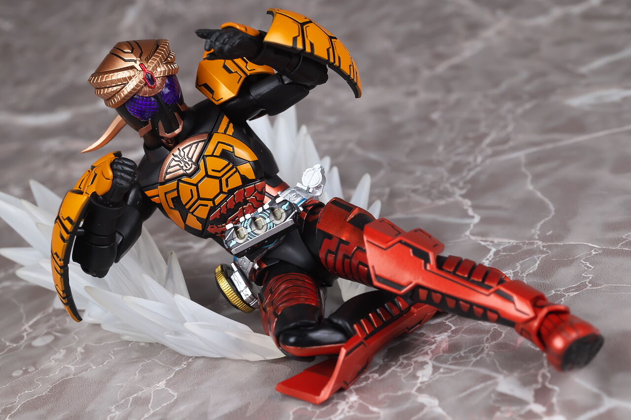 S.H.フィギュアーツ （真骨彫製法） 仮面ライダーオーズ ブラカワニ