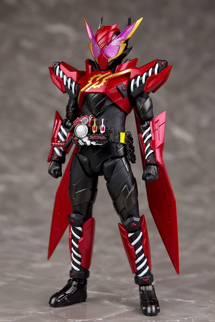 S.H.フィギュアーツ 仮面ライダービルド ラビットラビットフォーム