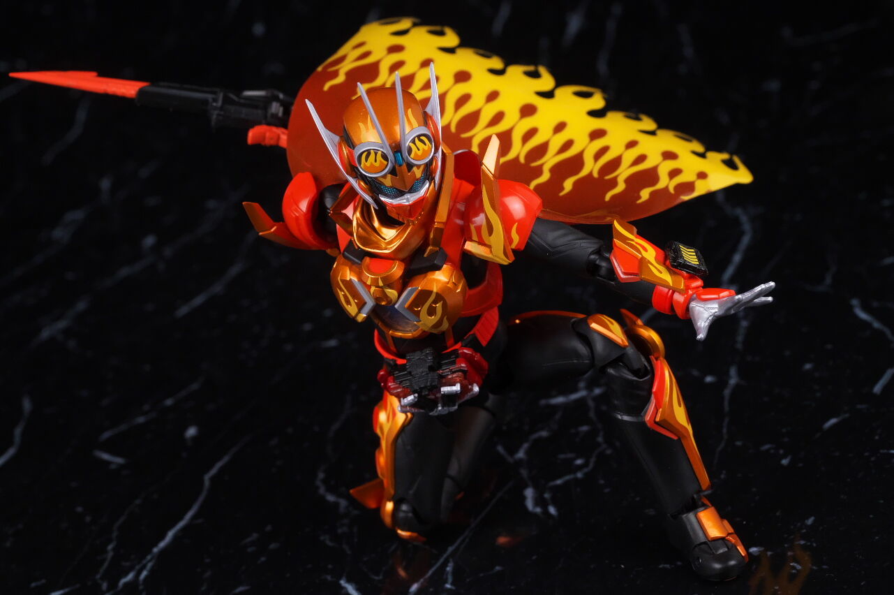 S.H.フィギュアーツ 仮面ライダーファイヤーガッチャードデイブレイク