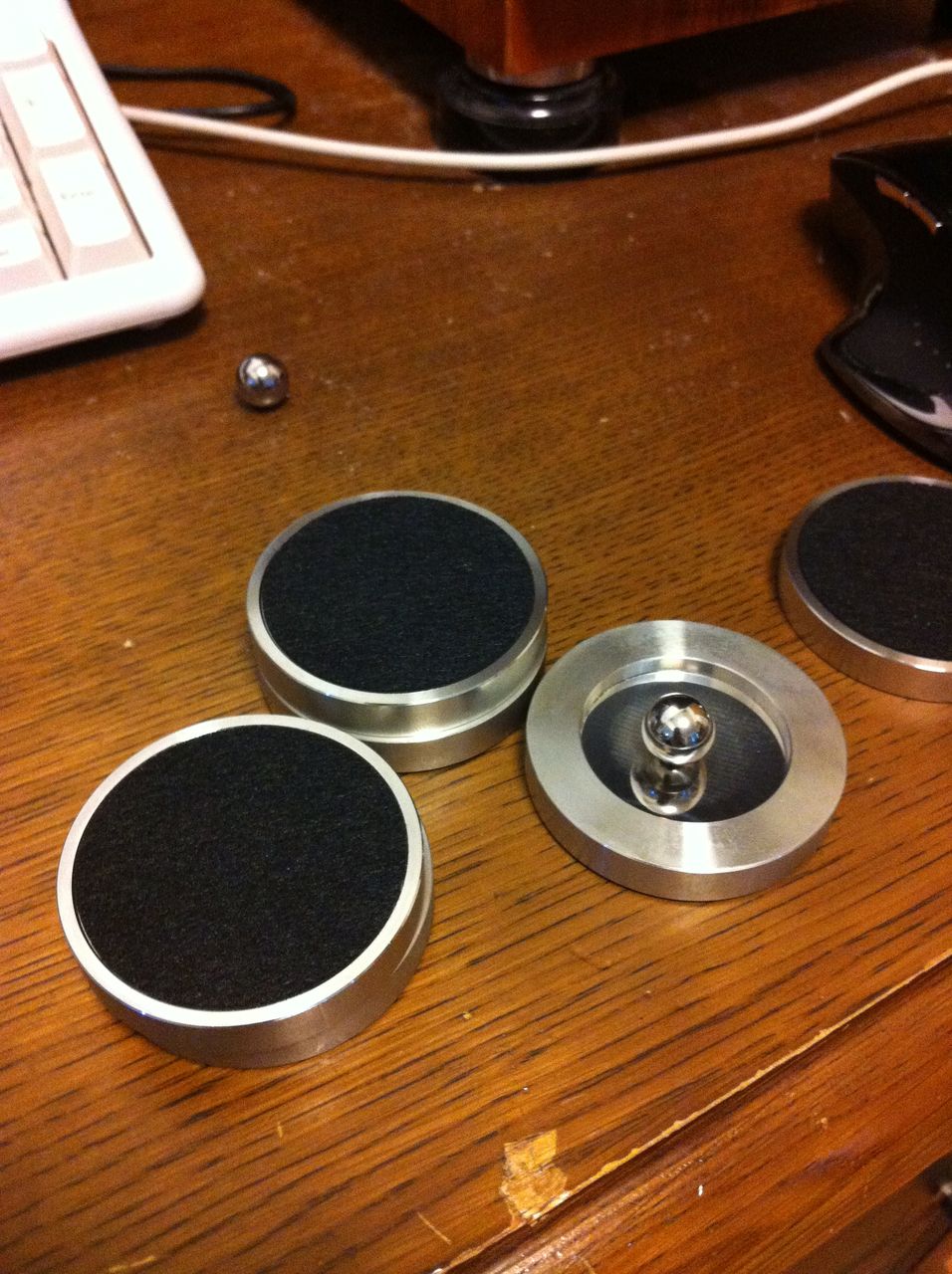 final audio designのインシュレーターDARUMA SANを試してみた