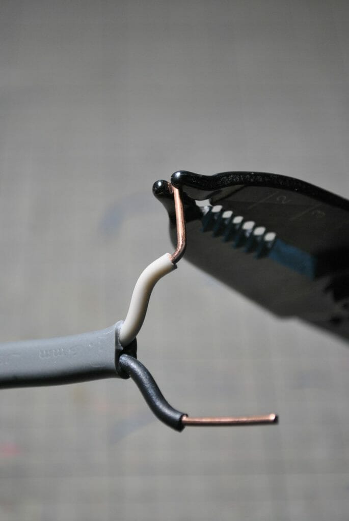 リモコンリレーRC-001の制御端子にコードを繋げる方法 : Sam's e-AT Lab