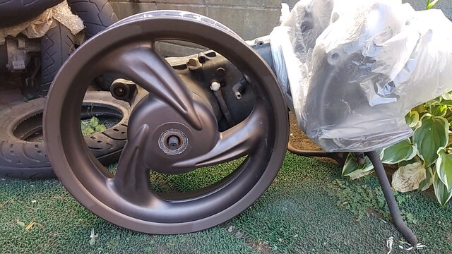 12インチリアキャストホイール（某純正品）フィッティング的なぁ