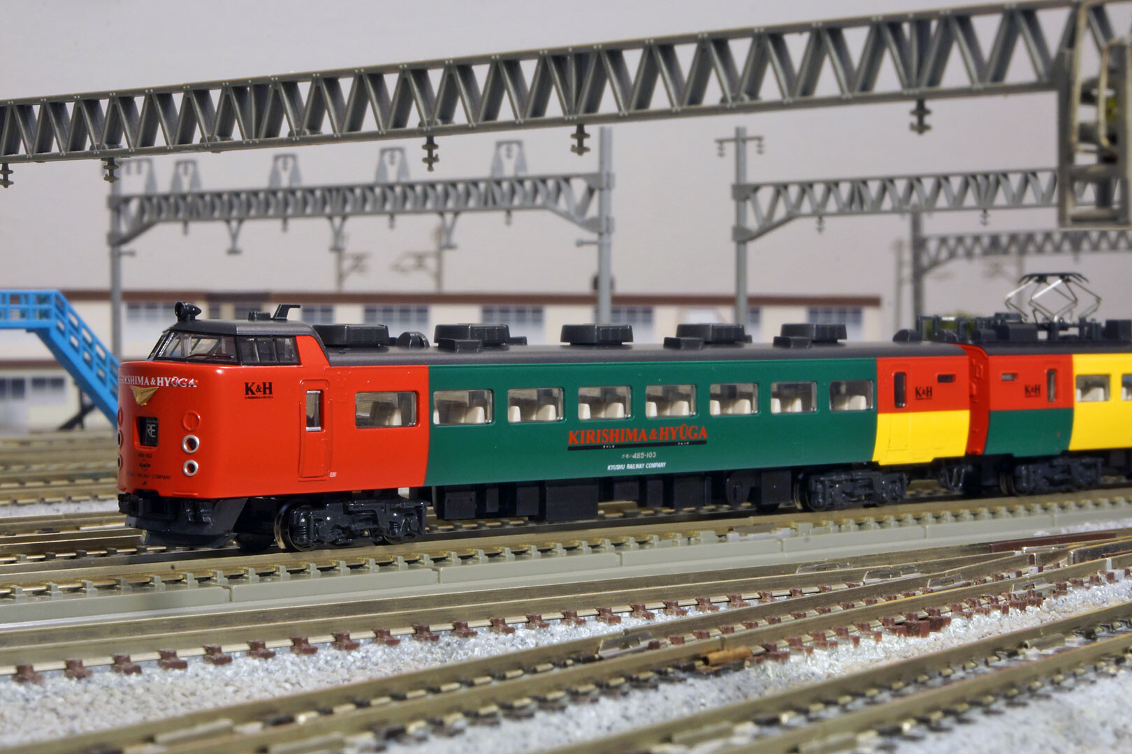 ラウンドハウス（KATO）10-913 485系「きりしま・ひゅうが」タイプ