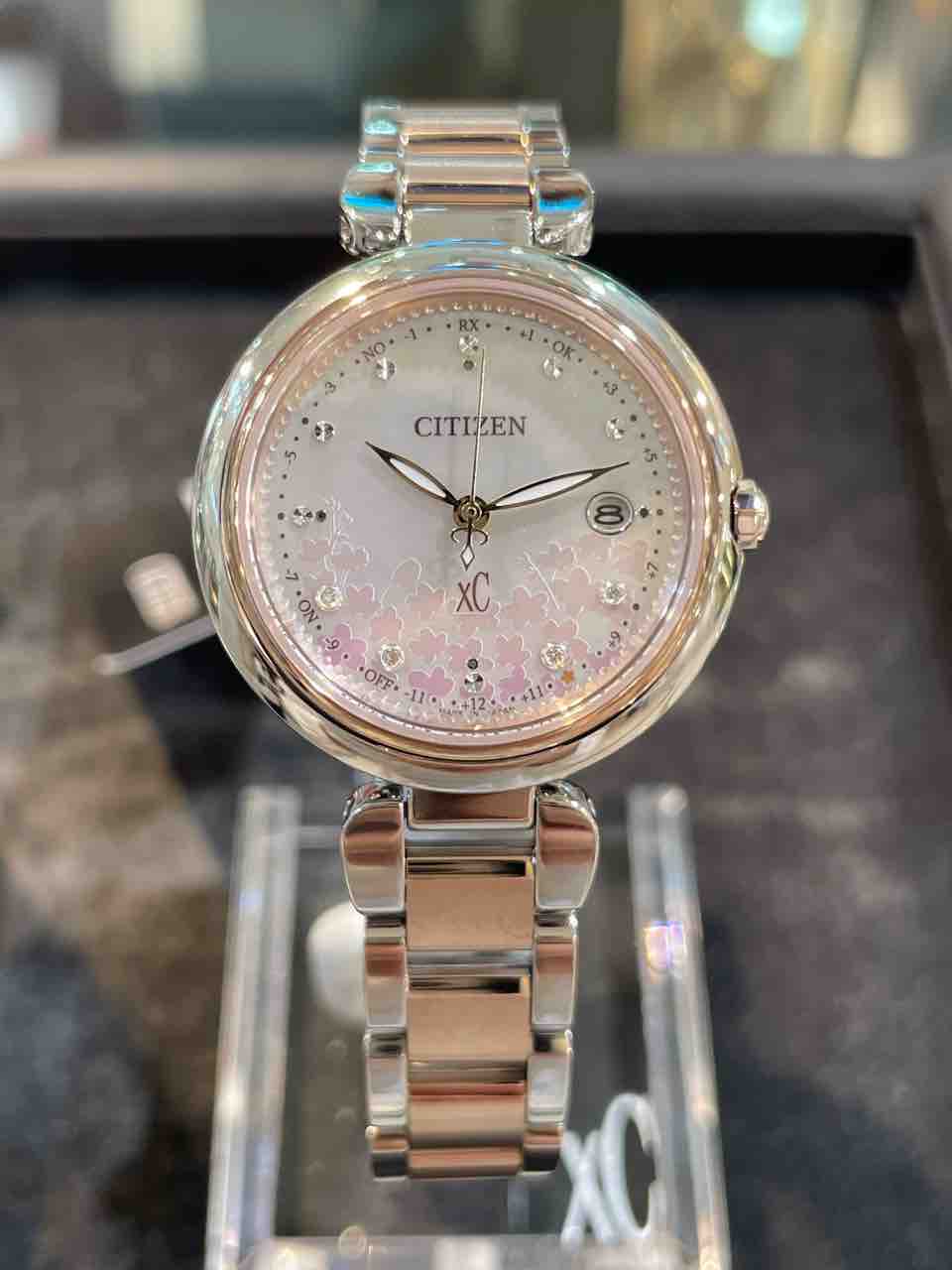 CITIZEN】xC25周年記念モデル【ES9445-65W/ES9465-68W】 : タイムズ