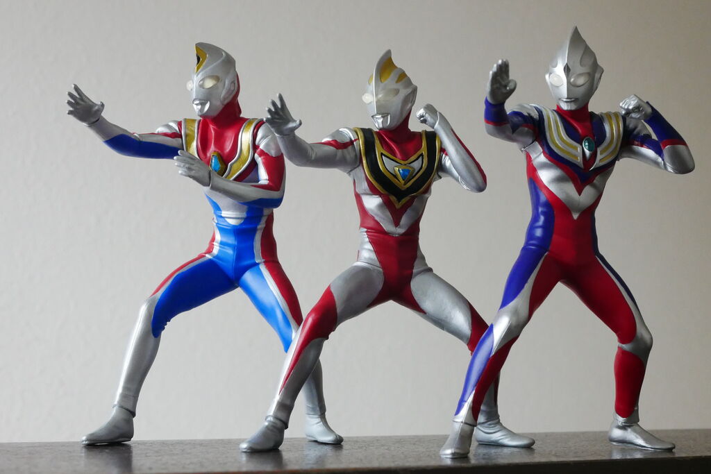 英雄勇像 ウルトラマン ティガ ダイナ ガイア アグル シン