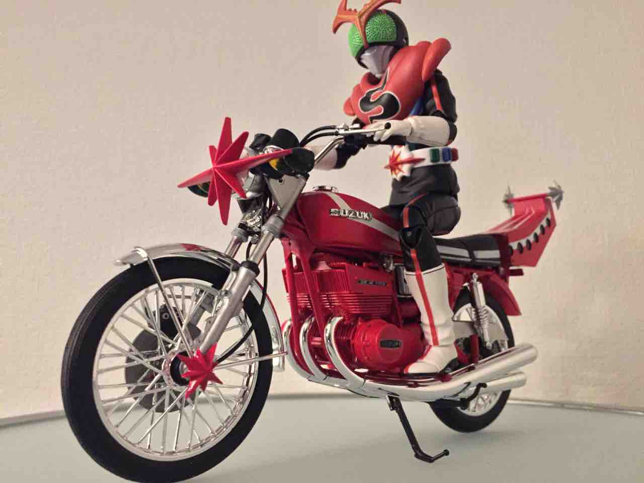 カブトロー（オンロード）フィギュアーツ用 完成編 : 特撮フィギュアの