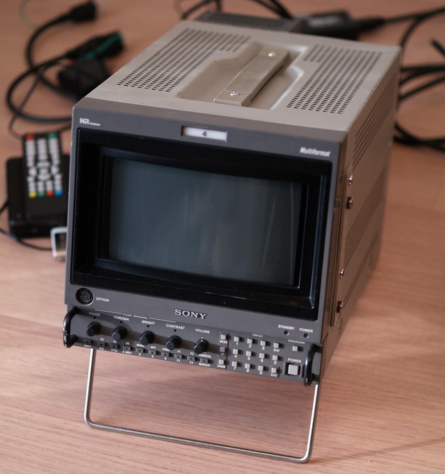 SONY BVM-D9H5J(業務用小型ハイビジョンモニター）を購入しました