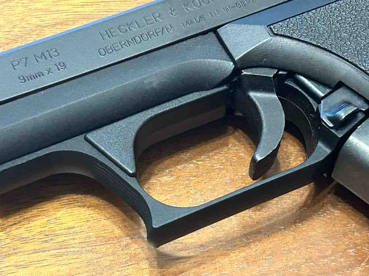 MGC H&K P7M13 : 気ままにエアガンレビュー